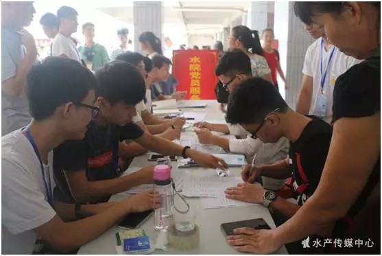 C:\Users\Administrator\Desktop\新闻稿\小鲜肉们，快上车——继鲜肉进碗记后续篇\水院党员服务站.jpg